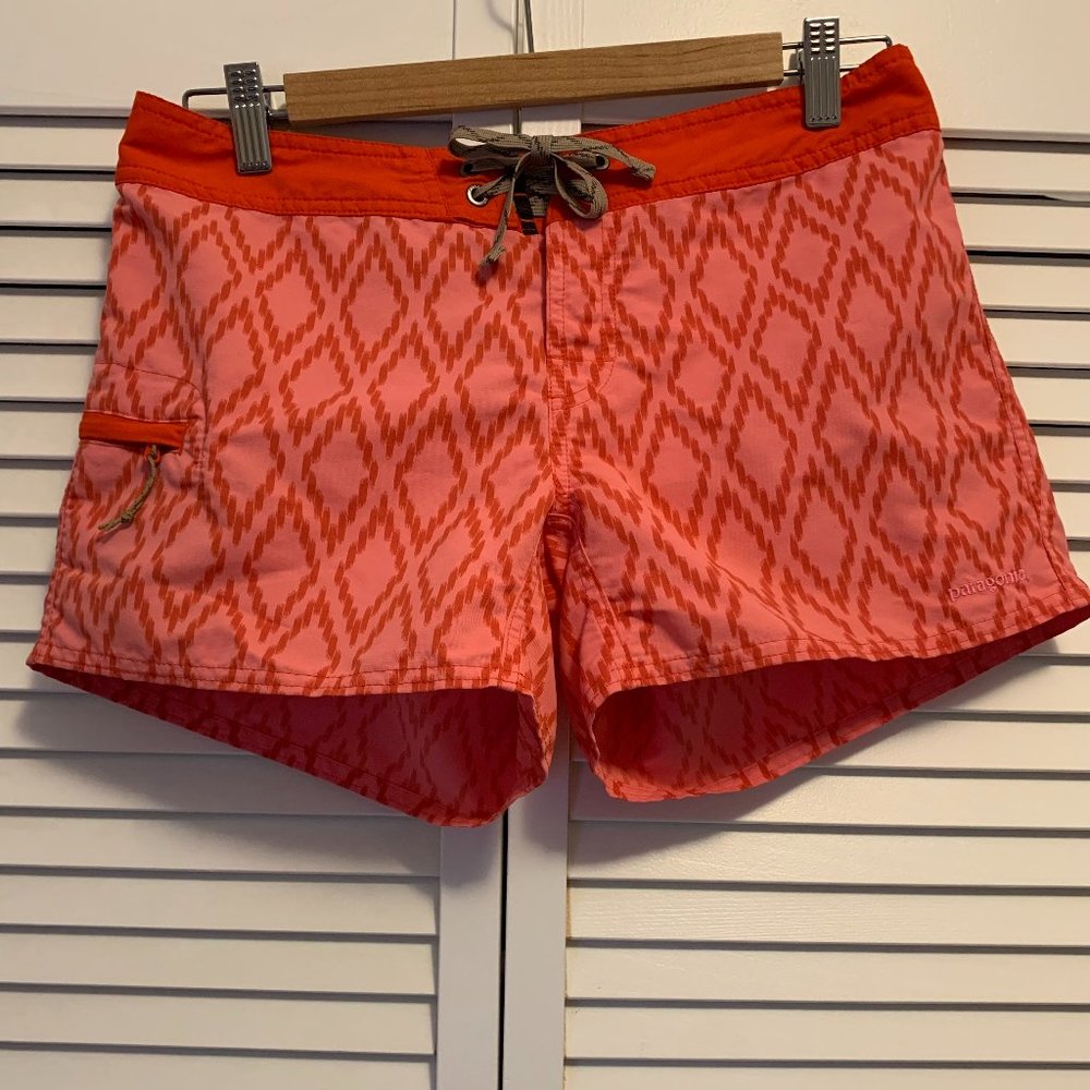 Patagonia Coral and Orange Patterned Women's Swim Shorts
